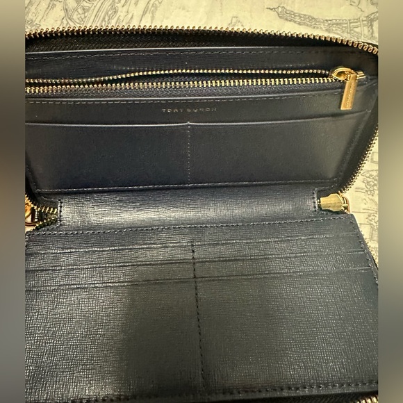 Tory Burch Women's Robinson Zip Continental Wallet nwt - Picture 7 of 14